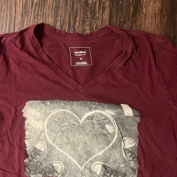 Converse Size Small Women's T-shirt - Picture 3 of 3